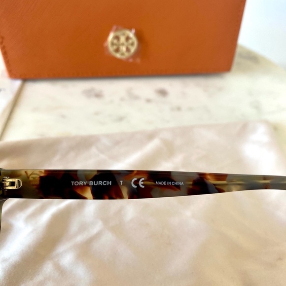 Tory Burch Sunglasses - Picture 5 of 13